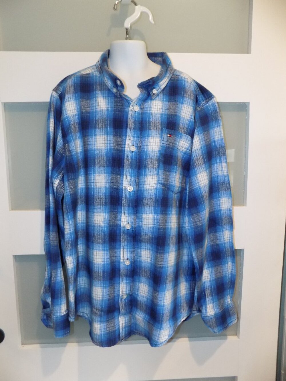 Tommy Hilfiger Blue/White Plaid LS Button-Down Shirt Size (16/18) L Boy's NWOT